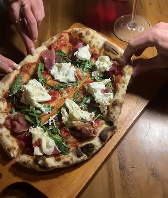 What Is Roman-Style Pizza? And Where to Eat It in Uluwatu